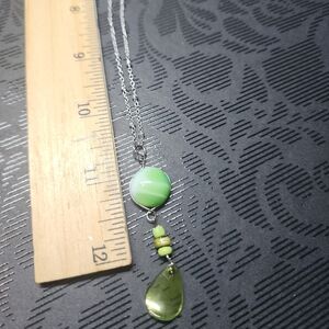 Elegant Green and Silver Pendant Necklace